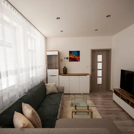 Maytex - Ubytovanie V 46M2 Apartmane S Balkonom Liptovsky Mikulas Exterior photo